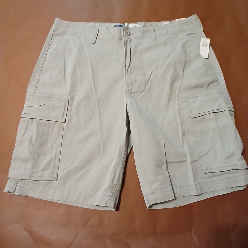 Old Navy Lived in Straight Cargo Shorts Mens 38 Gray Cotton Stretch NEW